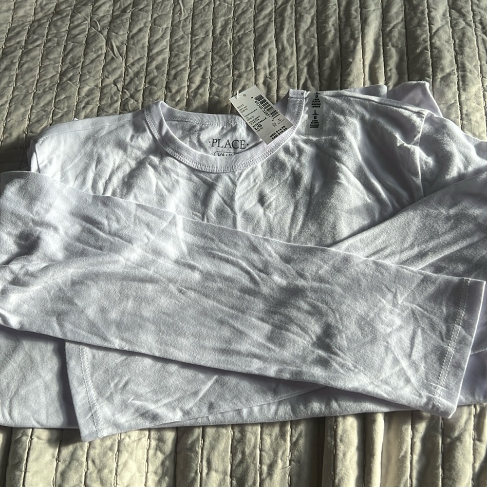 long sleeve crew neck shirt